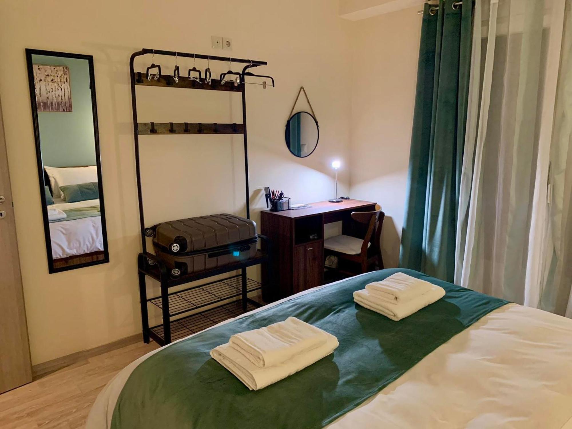 Modern Mint Sunny House Near The Airport Apartment Spata  Ngoại thất bức ảnh
