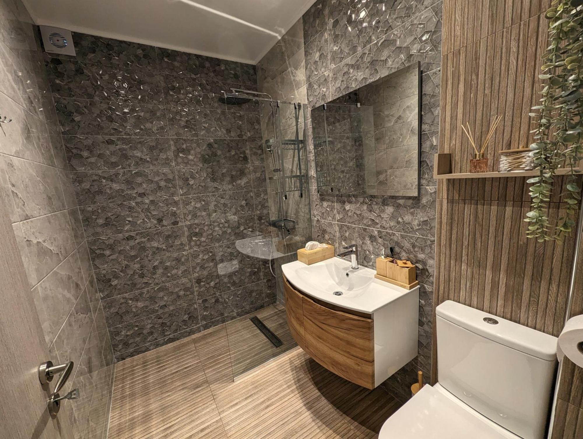 Modern Mint Sunny House Near The Airport Apartment Spata  Ngoại thất bức ảnh